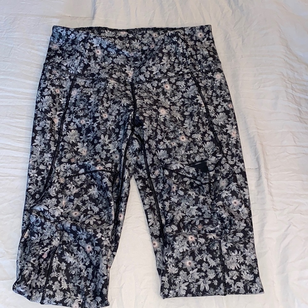 FLORAL ATHLETIC LEGGINGS W ZIPPER POCKET WAISTBAND